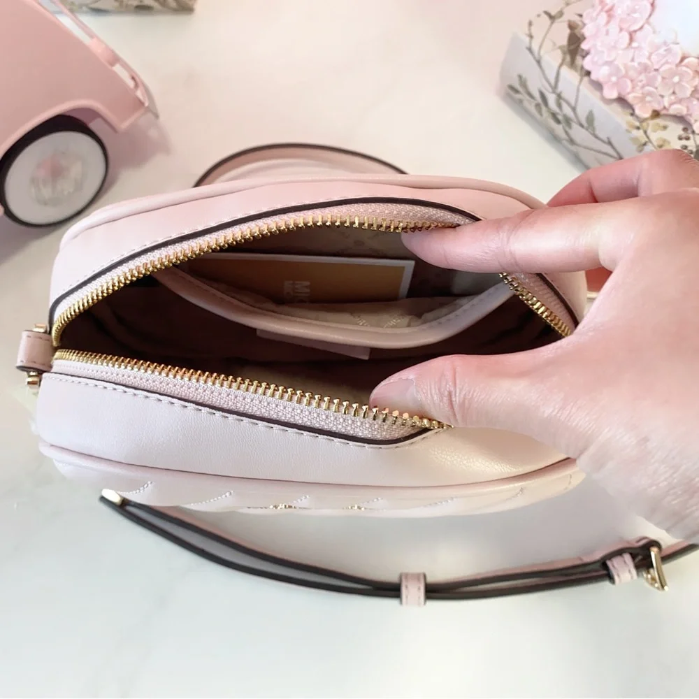 Final Sale!!!  👜 MICHAEL KORS 🌺 Rose Small Quilted Crossbody Bag - Picture 9 of 13